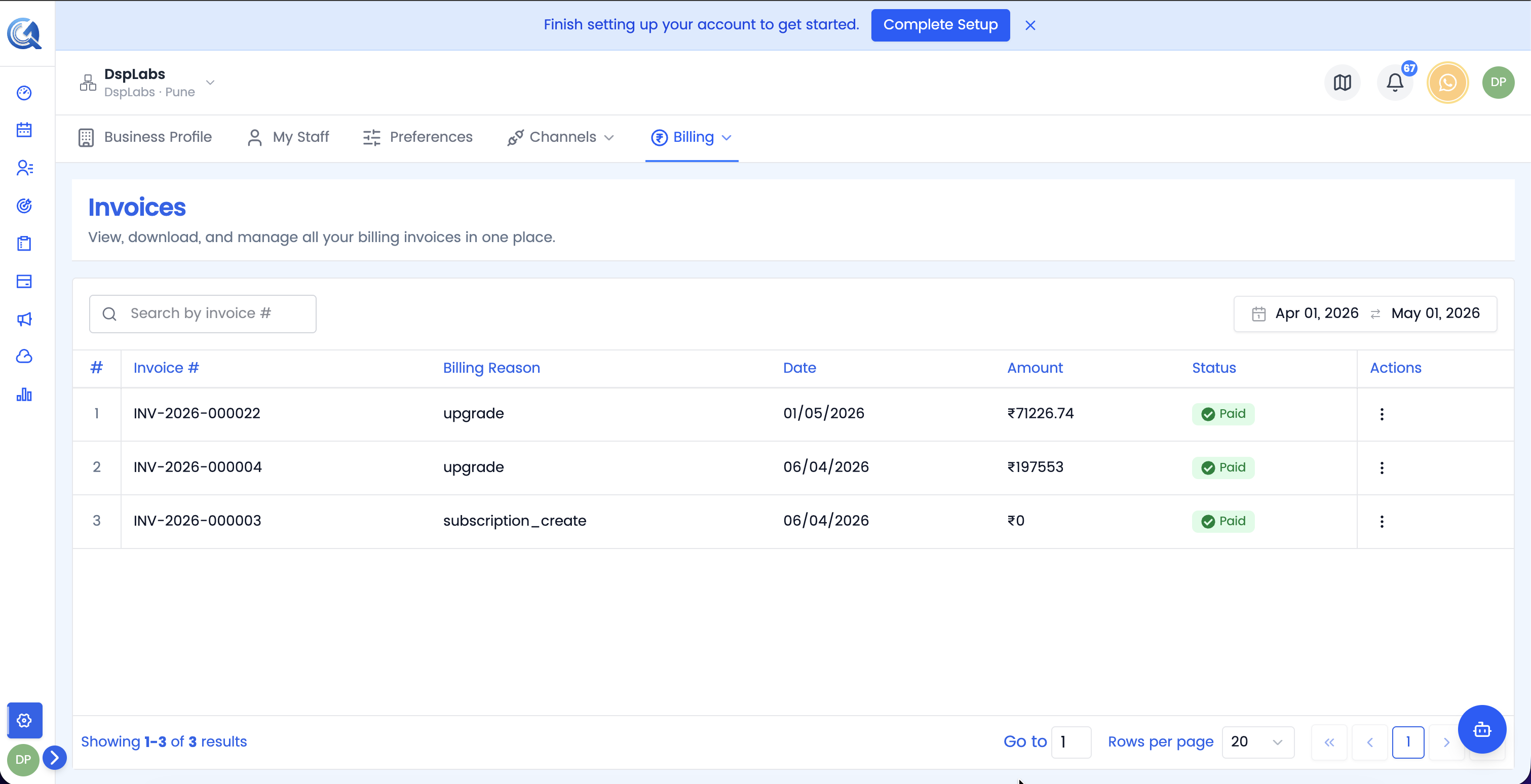 Invoice list table showing invoice number, date, description, amount, and status columns